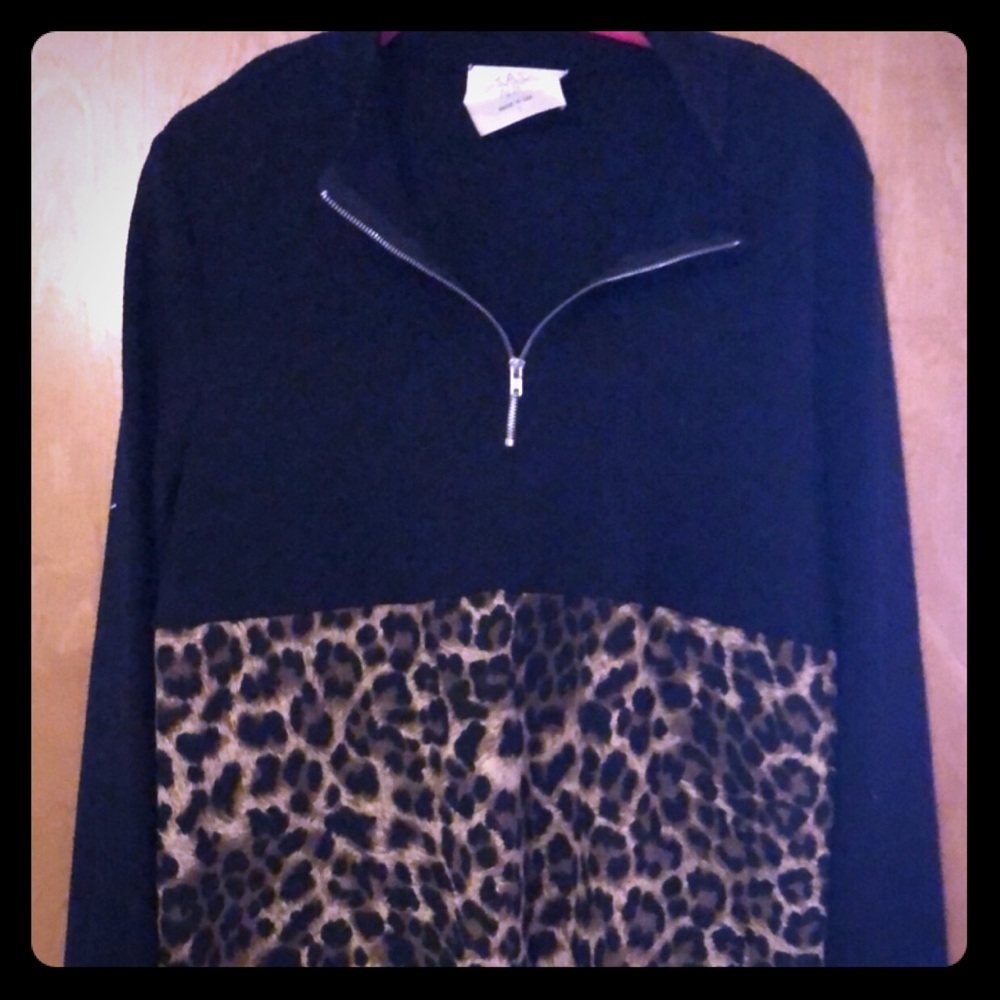 Leopard black quarter zip boutique pullover large